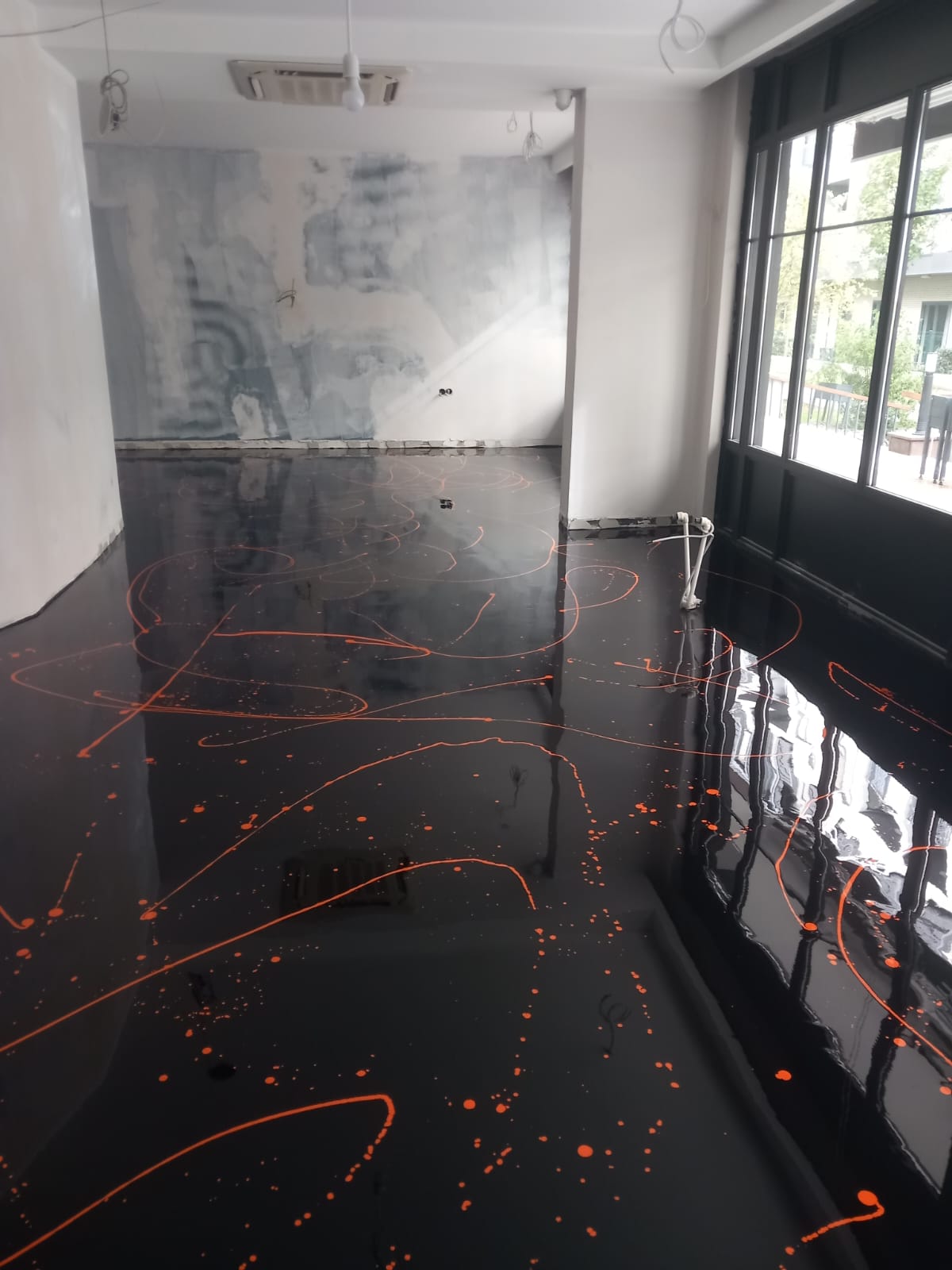 Desenli dekoratif epoksi zemin uygulaması